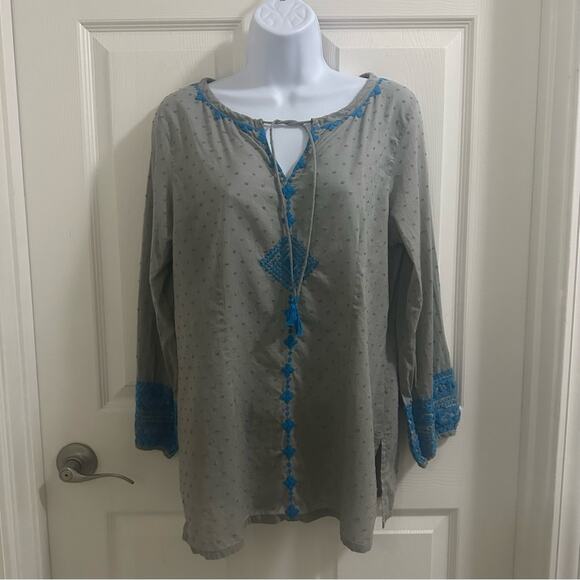 RUNGOLEE Gray Textured with Blue Embroidered Accent Blouse Top Women’s Small - Picture 1 of 10